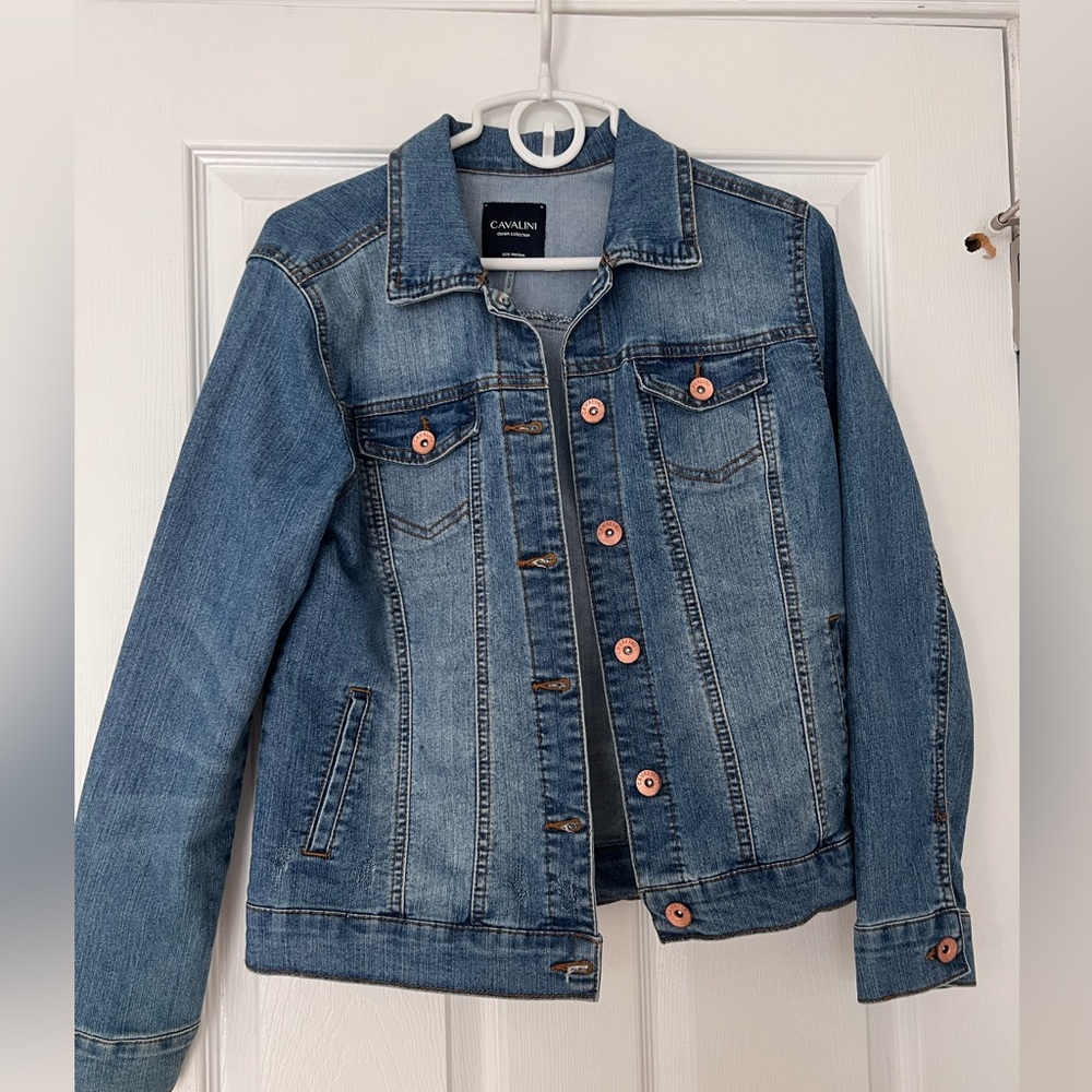 Catalina Denim Jean Jacket with Bronze buttons.